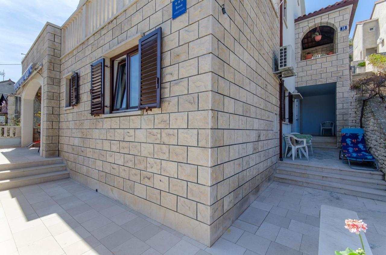Apartments Goran Postira Exterior photo