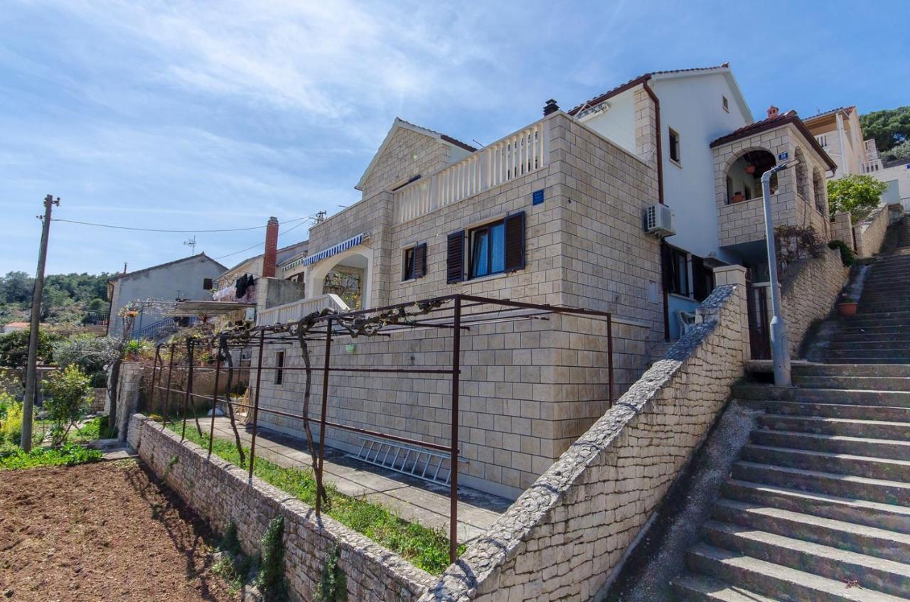 Apartments Goran Postira Exterior photo